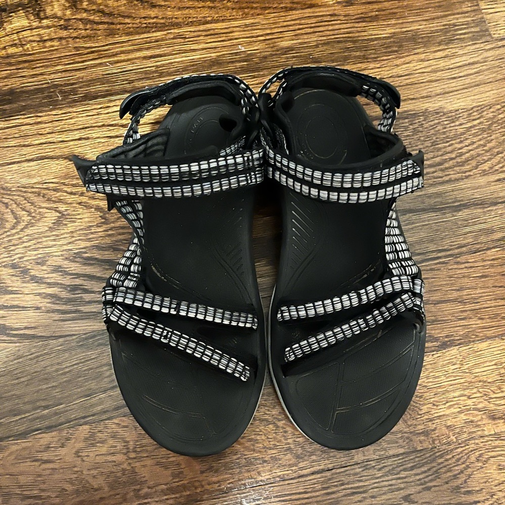 Teva Sandals (Size 6.5)
